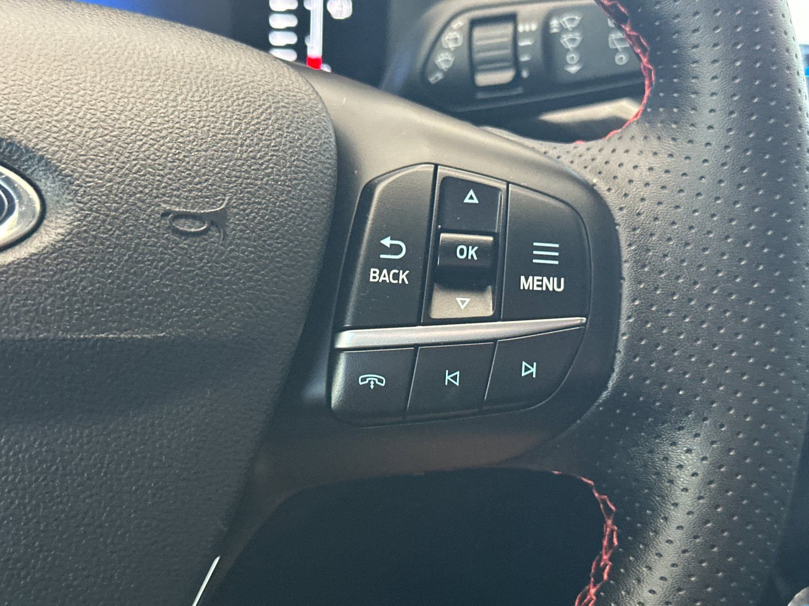 Used 2024 Ford Escape ST-Line w/ Tech Pack #1 FWD image 28