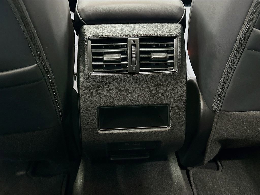 Used 2023 Mitsubishi Outlander SE image 27