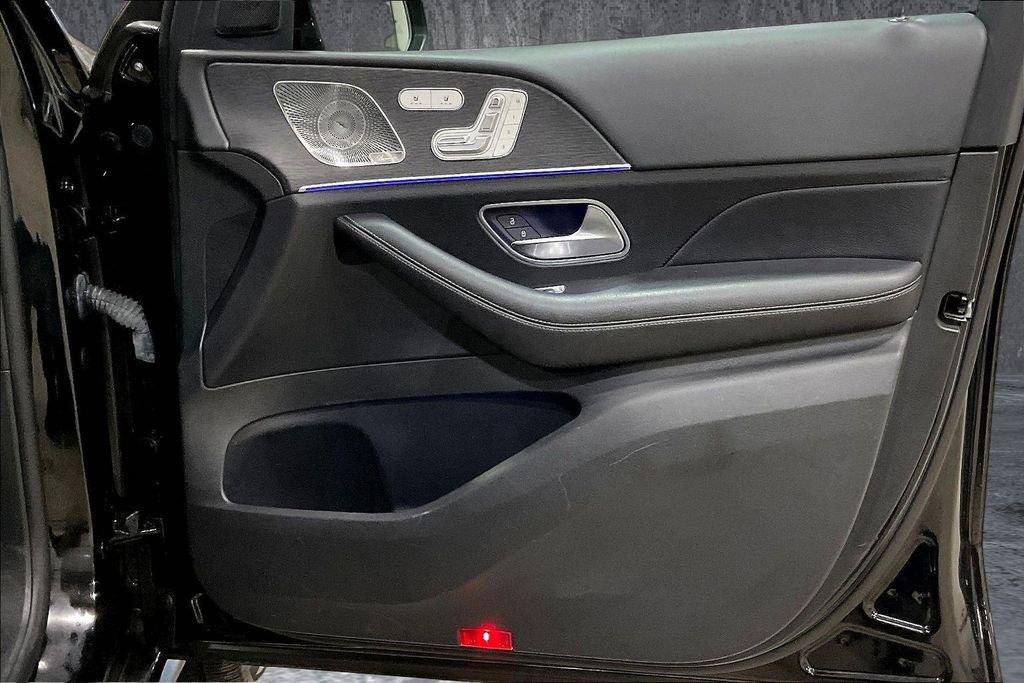 Used 2022 Mercedes-Benz GLS 450 4MATIC image 28