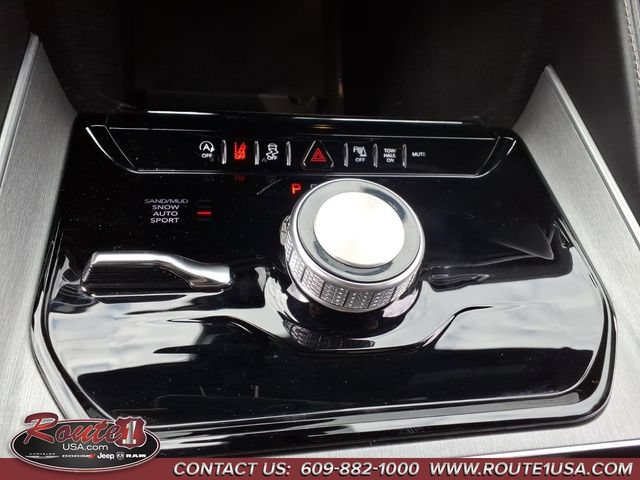 Used 2025 Jeep Wagoneer Series II AWD/4WD image 37