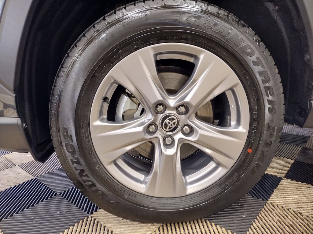 Used 2024 Toyota RAV4 XLE image 5