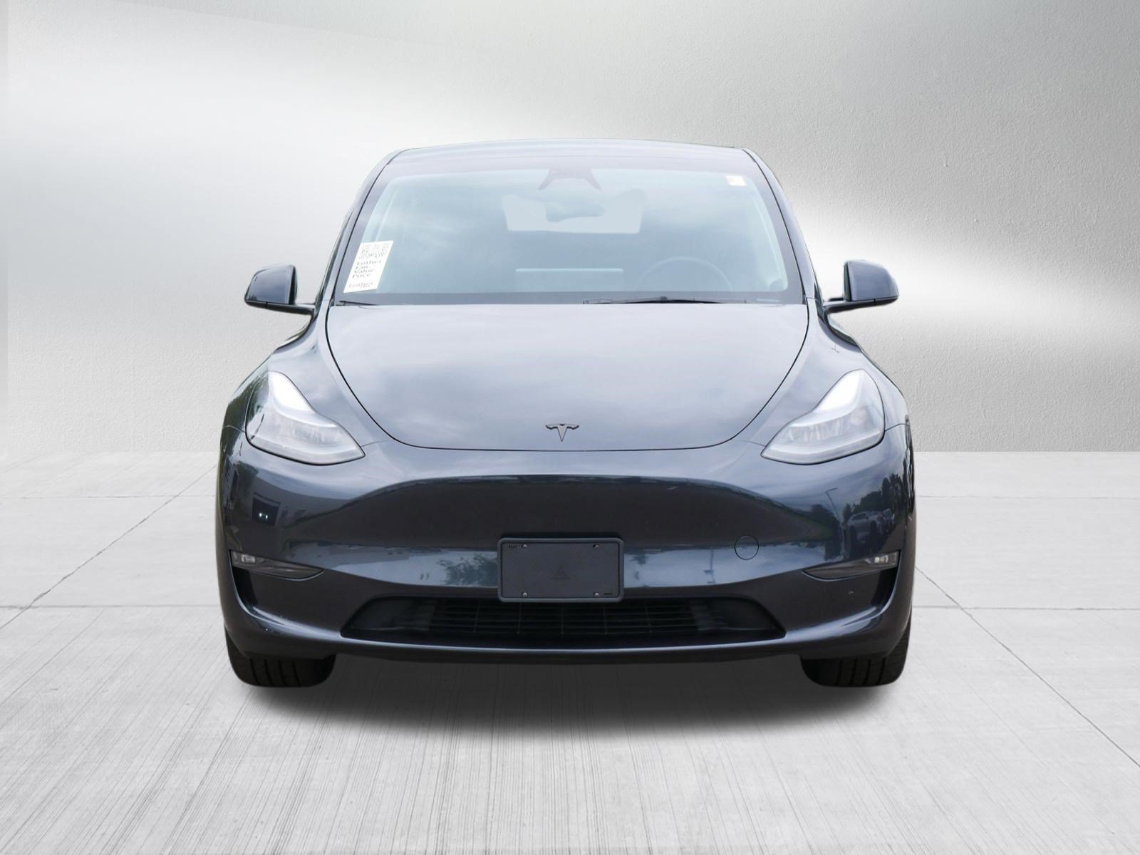 Used 2025 Tesla Model Y Long Range AWD/4WD image 2