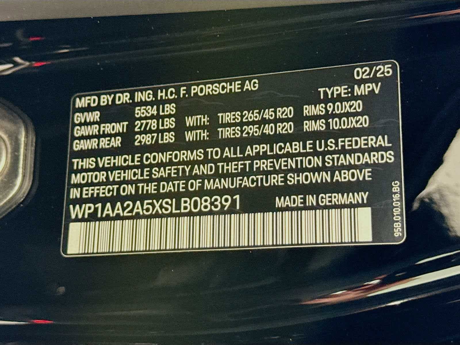 New 2025 Porsche Macan AWD/4WD image 26
