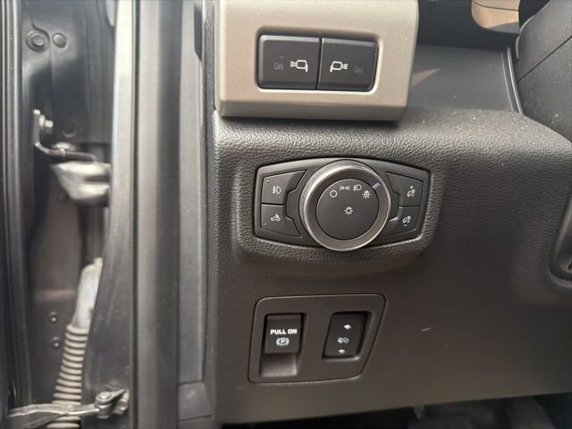 Used 2018 Ford F150 Lariat w/ Equipment Group 502A Luxury AWD/4WD image 12