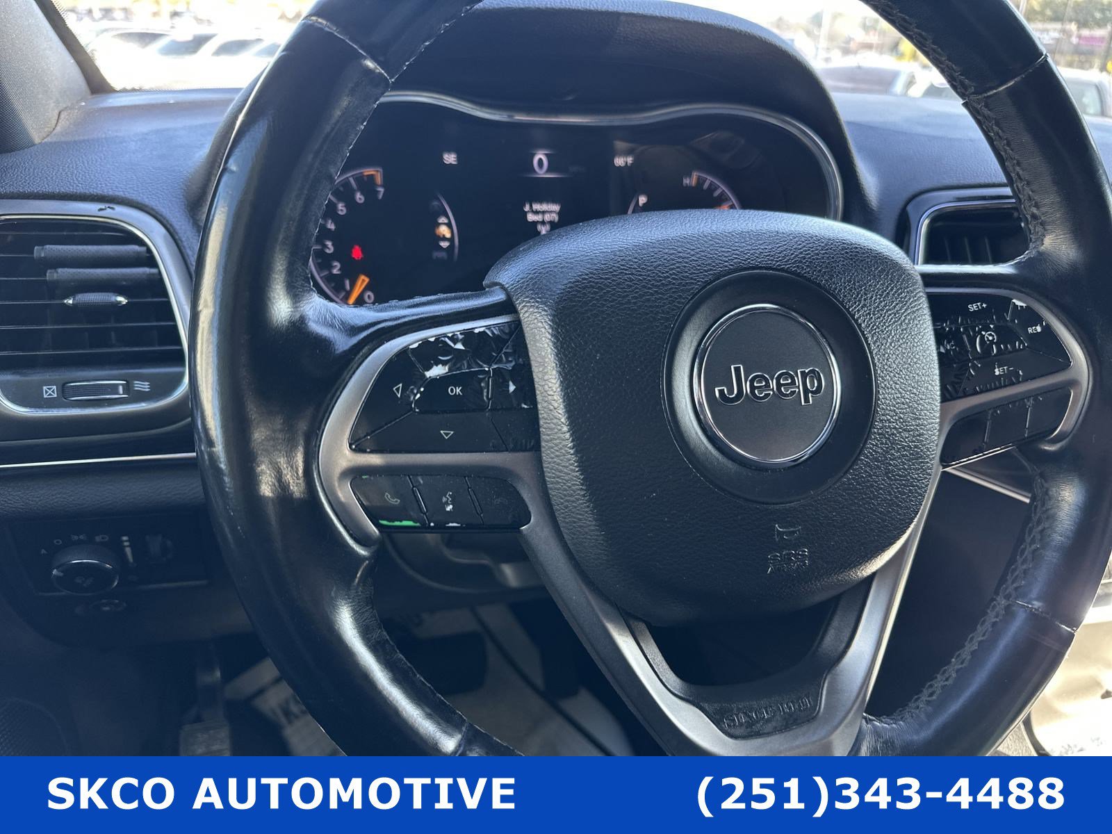 Used 2020 Jeep Grand Cherokee Limited w/ Luxury Group II image 19