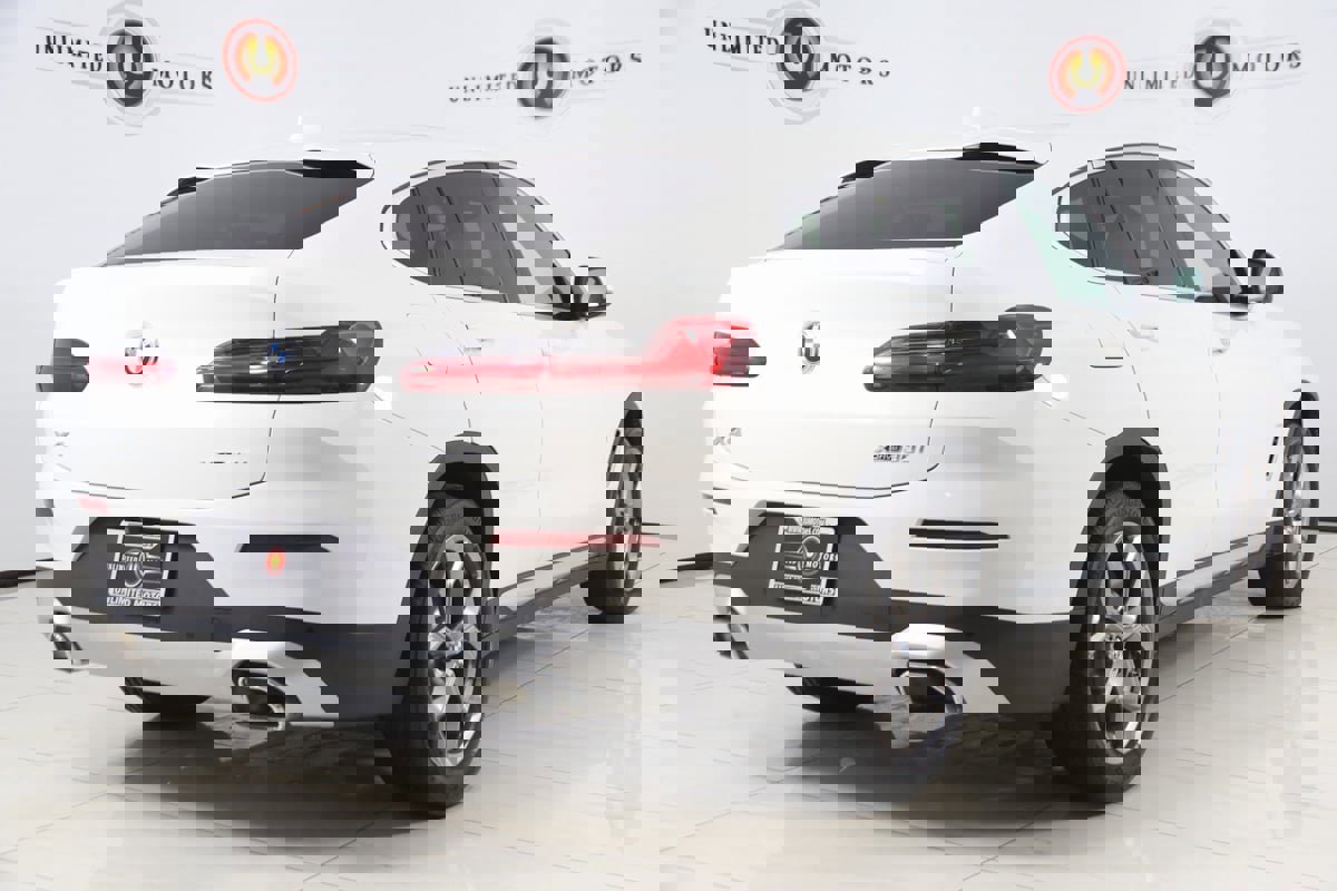 Used 2022 BMW X4 xDrive30i w/ Convenience Package image 3