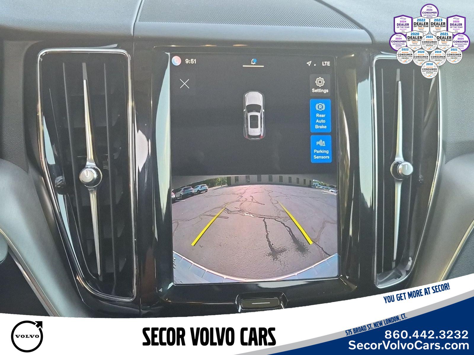 Used 2023 Volvo XC60 B5 Core w/ Climate Package AWD/4WD image 14