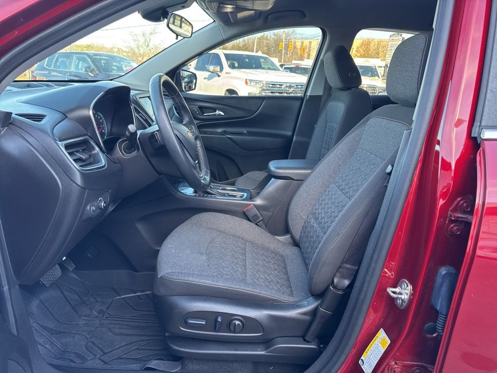 Used 2023 Chevrolet Equinox LT image 18