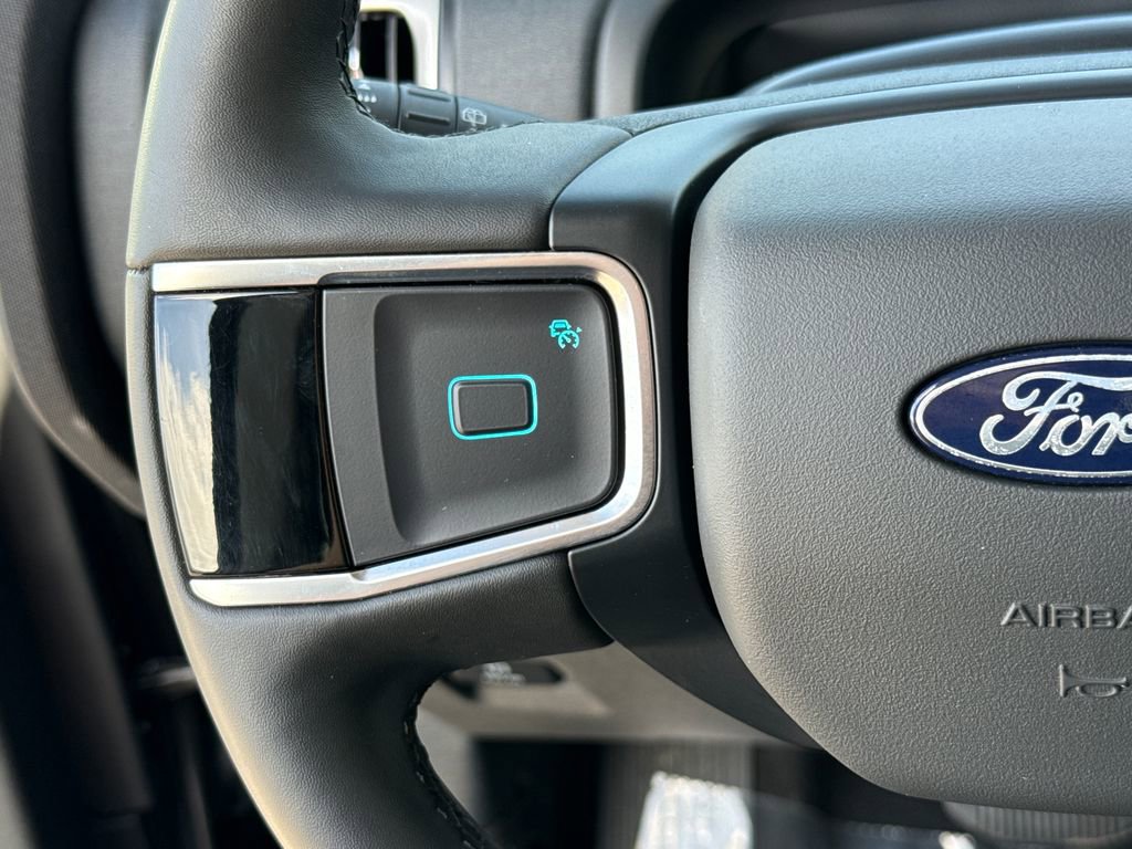 Certified 2025 Ford Expedition Active image 15