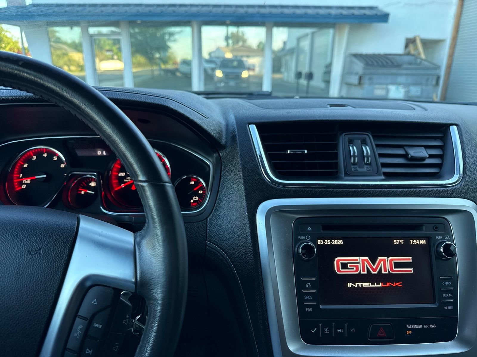 Used 2015 GMC Acadia SLE image 17