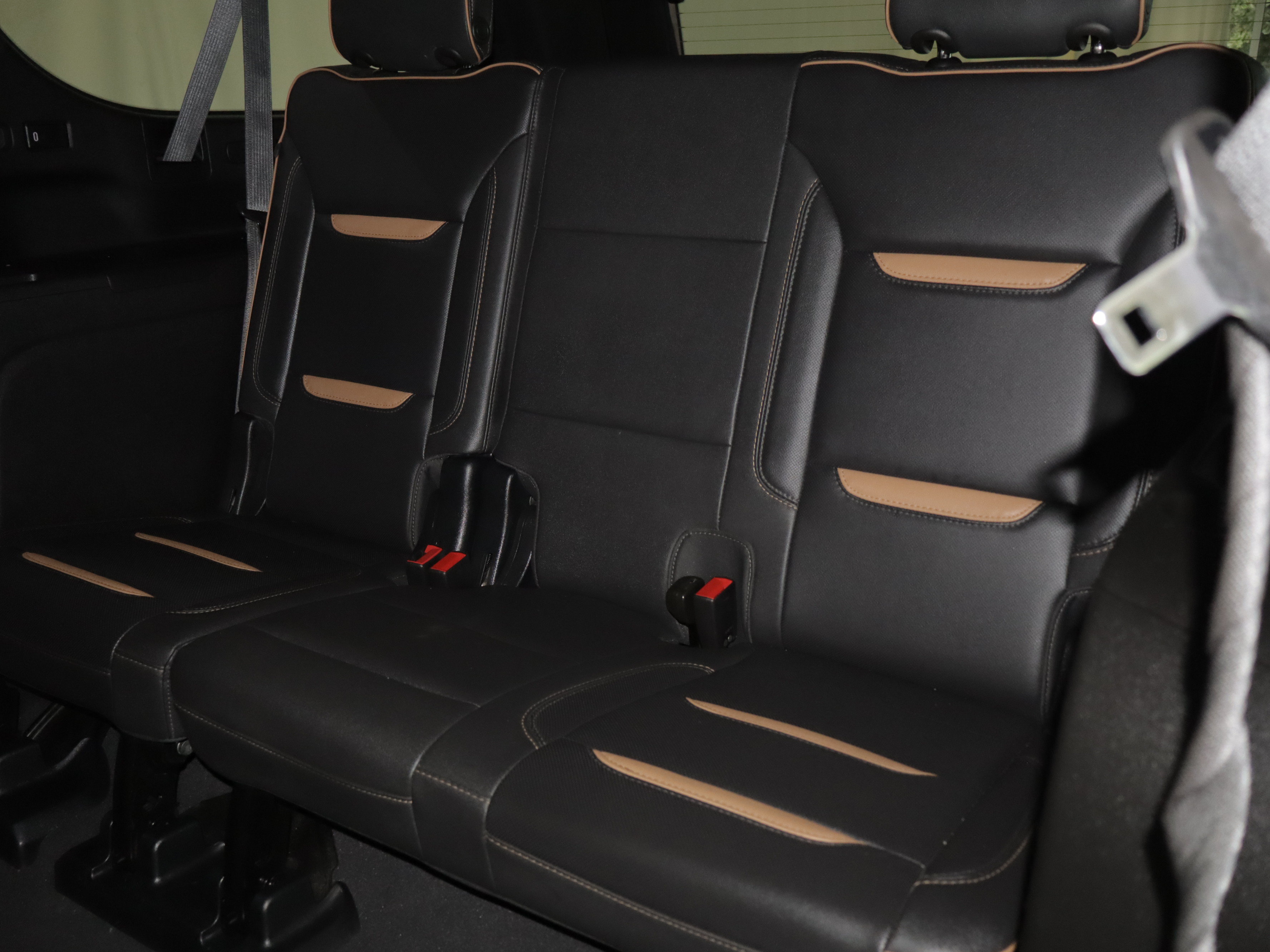 Used 2023 GMC Yukon XL AT4 AWD/4WD image 9