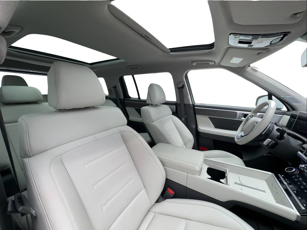 Used 2025 Hyundai Santa Fe Limited FWD image 33