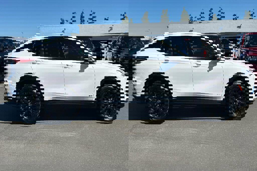 Used 2025 Buick Envista Sport Touring w/ Convenience II Package image 3