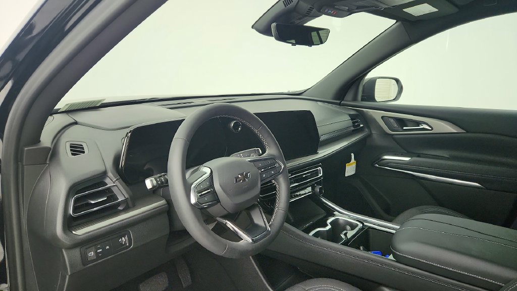 New 2027 Chevrolet Traverse LT w/ Driver Confidence Package FWD image 13