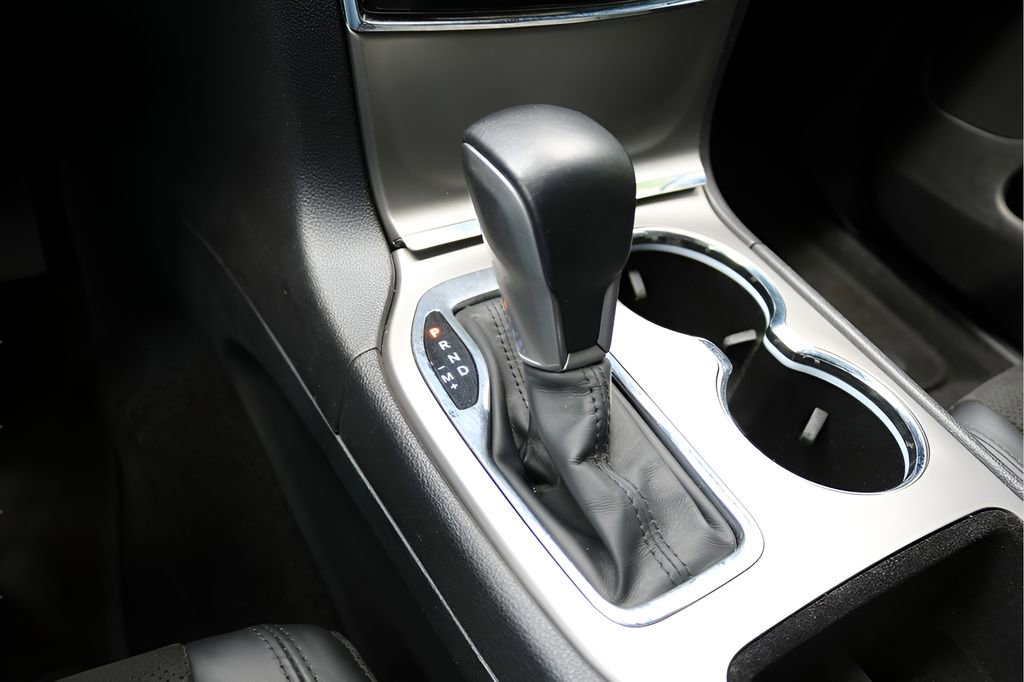 Used 2022 Jeep Grand Cherokee Laredo X RWD image 27
