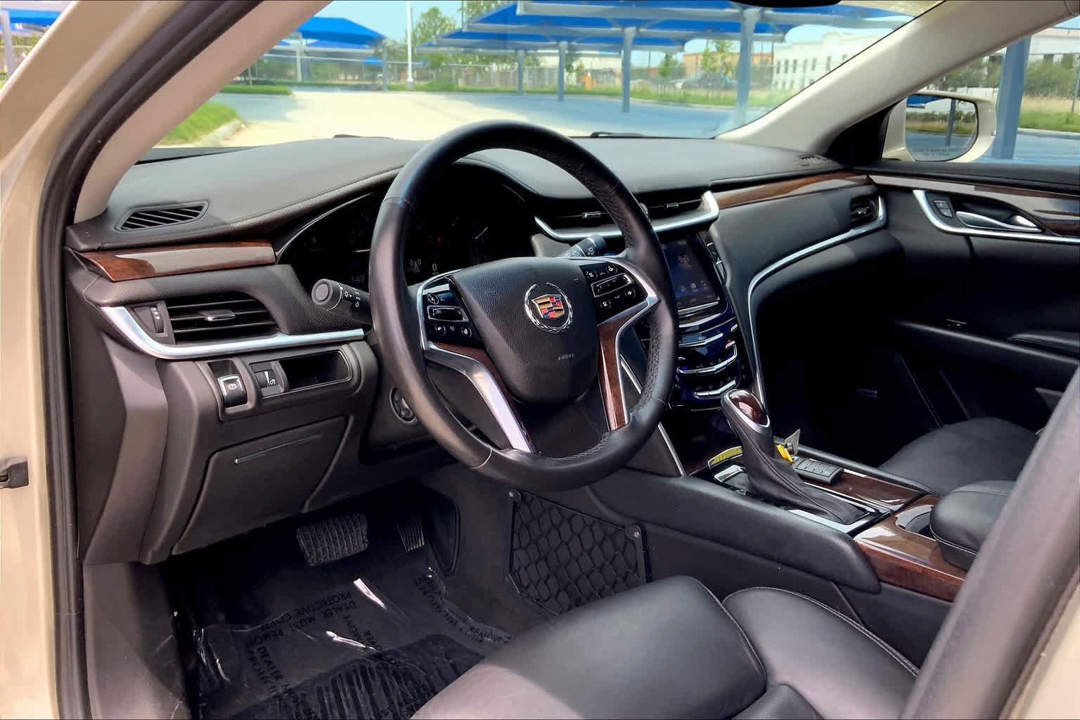 Used 2013 Cadillac XTS Luxury FWD image 18
