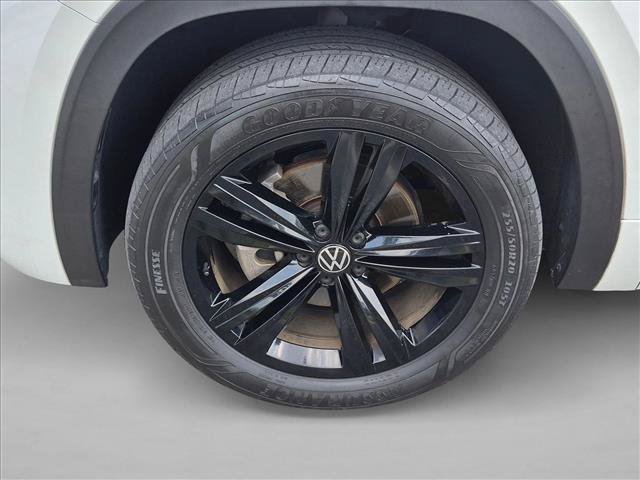 Used 2022 Volkswagen Atlas SEL R-Line AWD/4WD image 10