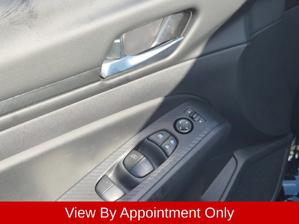 Used 2025 Nissan Altima 2.5 SV FWD image 21