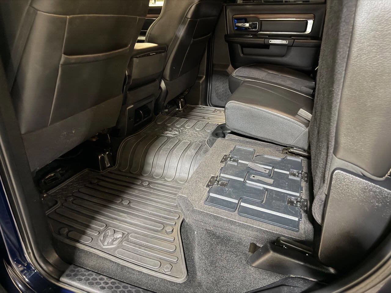 Used 2014 RAM 3500 Laramie w/ Cold Weather Group AWD/4WD image 19