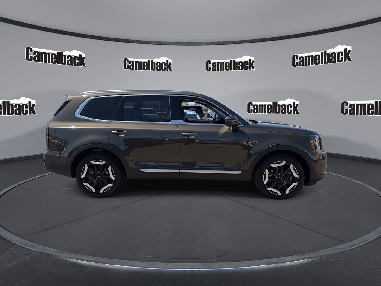 Certified 2025 Kia Telluride EX w/ EX Captain's Chair Package FWD image 8