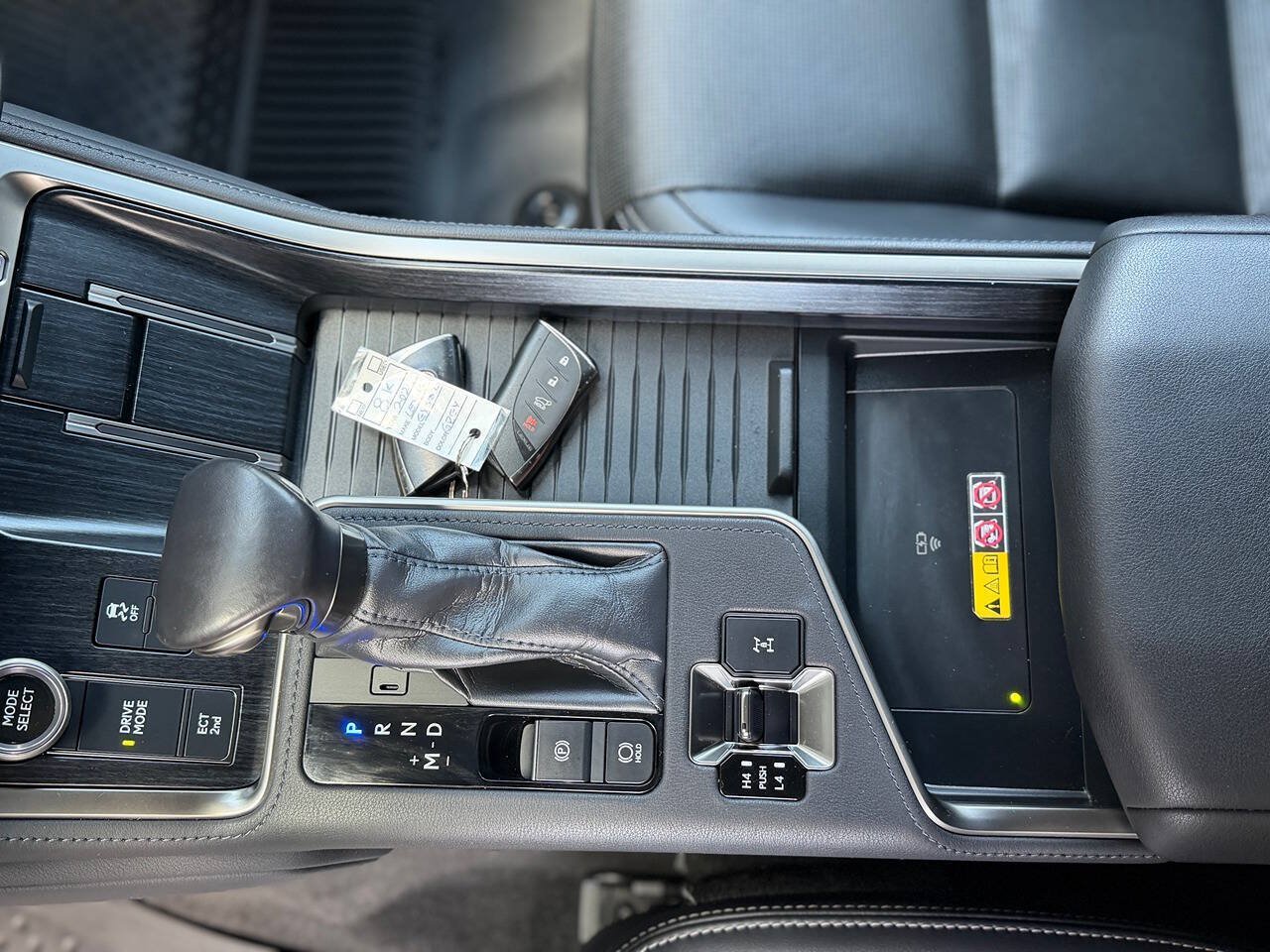 Used 2024 Lexus GX 550 w/ Cold Area Package AWD/4WD image 25