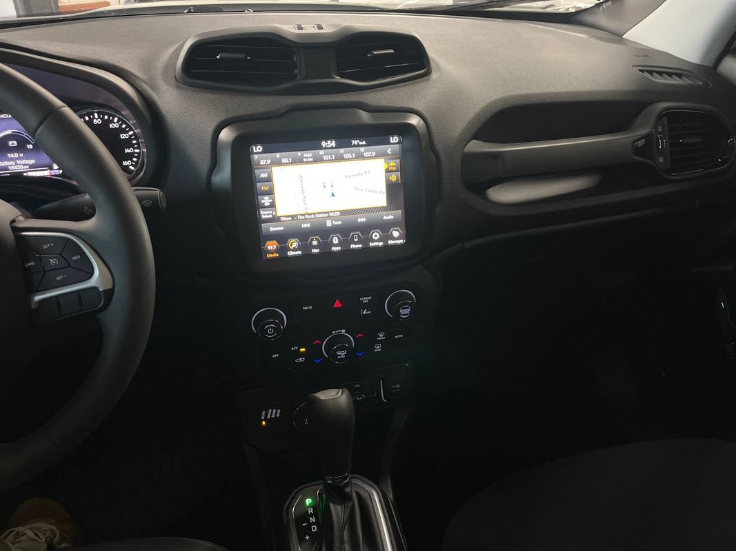 Used 2023 Jeep Renegade Altitude w/ Sun/Sound Group AWD/4WD image 37