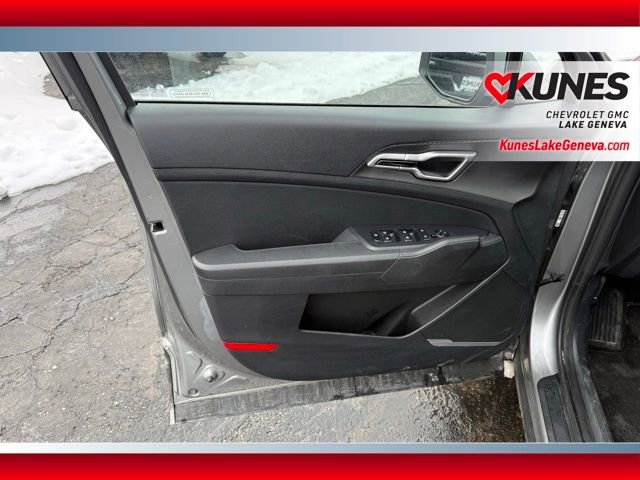 Used 2025 Kia Sportage LX image 13