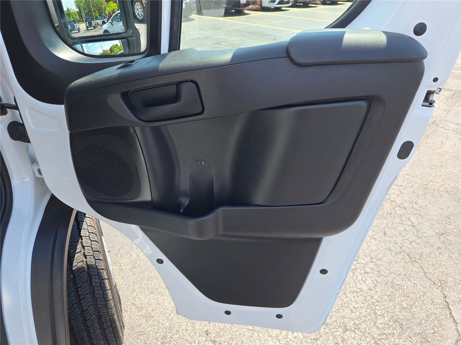 Used 2024 RAM ProMaster 3500 w/ Safety Group FWD image 6