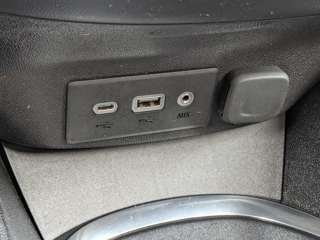Used 2025 Chevrolet Malibu LT FWD image 23