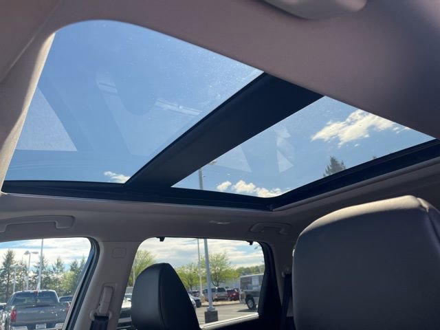 Used 2024 Nissan Rogue SV w/ SV Premium Package image 21