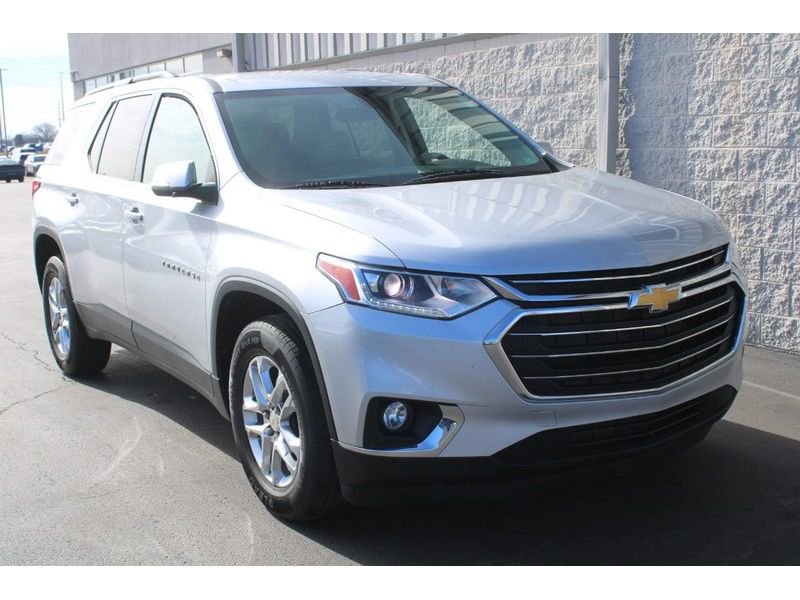 Used 2021 Chevrolet Traverse LT FWD image 2