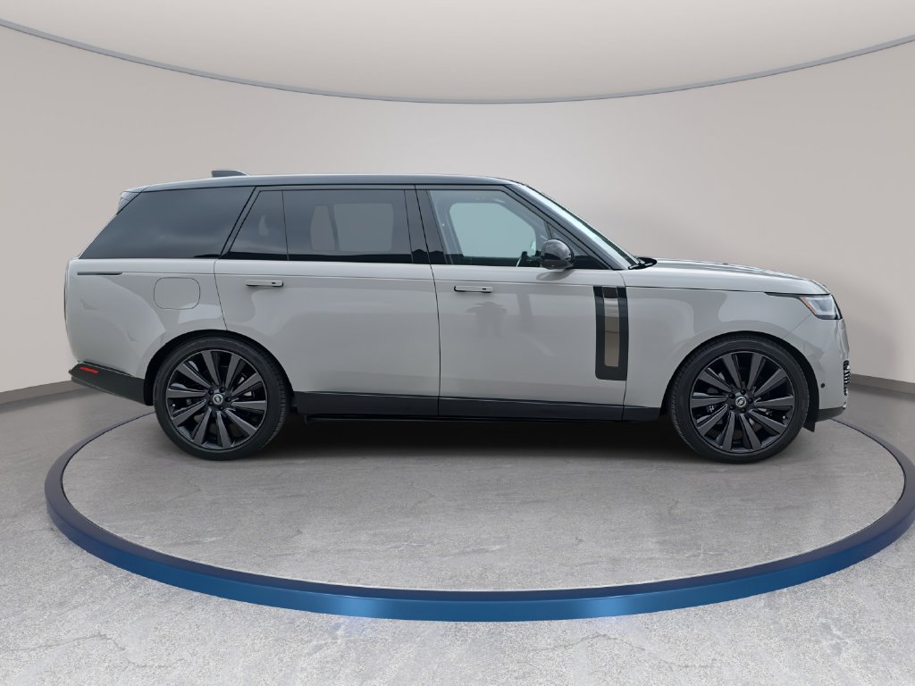 New 2025 Land Rover Range Rover SV AWD/4WD image 4