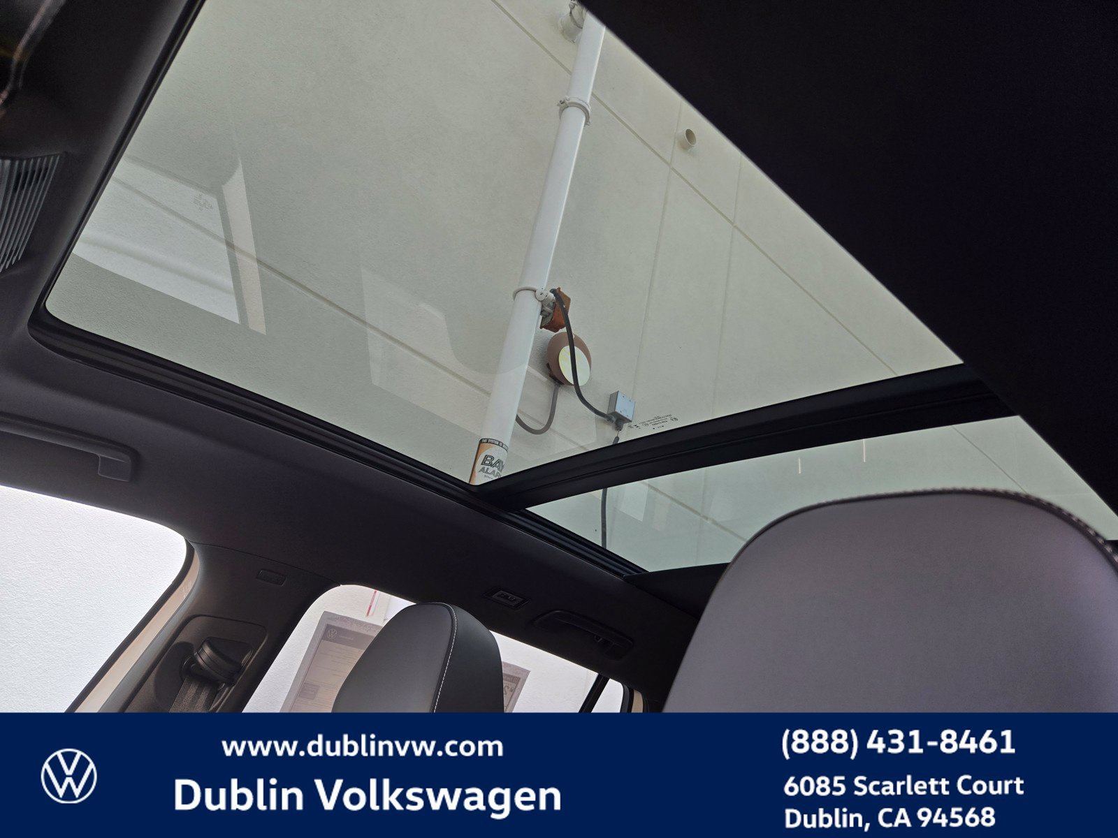 New 2026 Volkswagen Tiguan SE R-Line AWD/4WD image 15