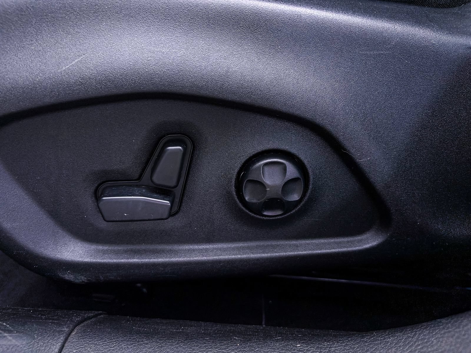 Used 2019 Jeep Compass Limited FWD image 13