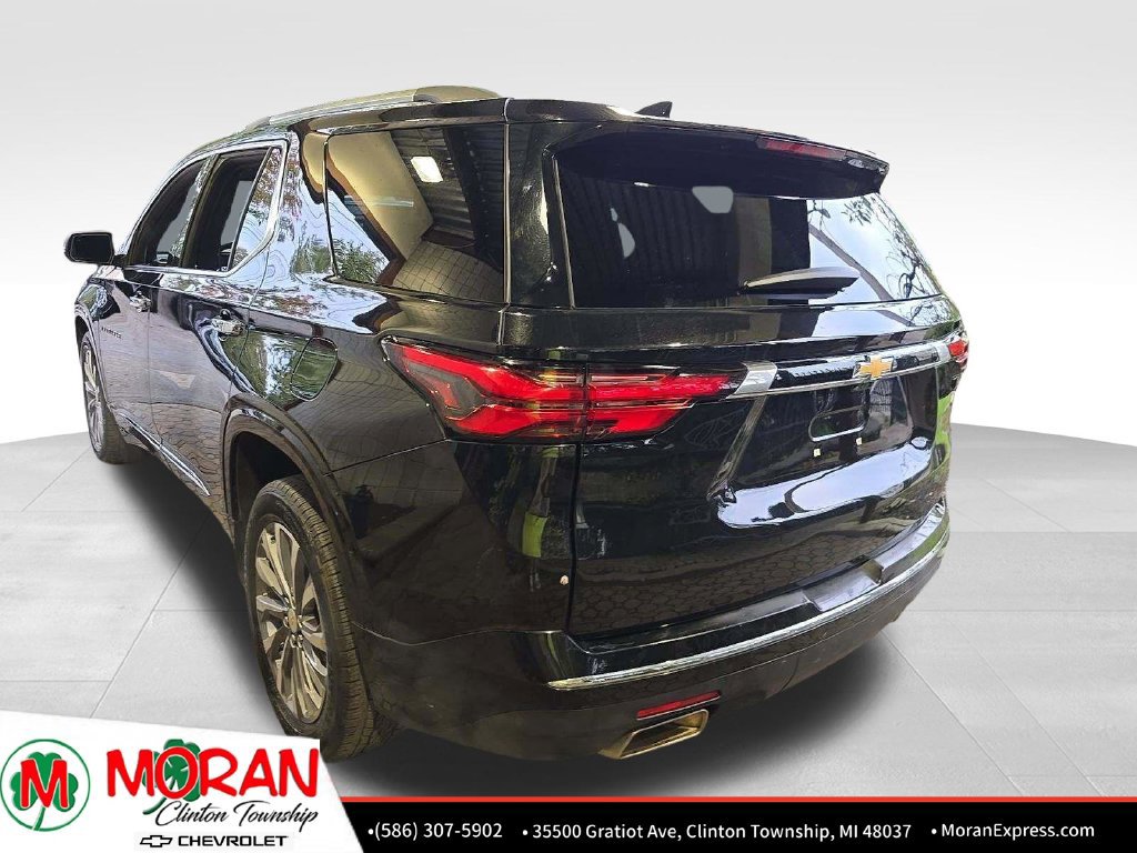 Used 2023 Chevrolet Traverse Premier AWD/4WD image 2