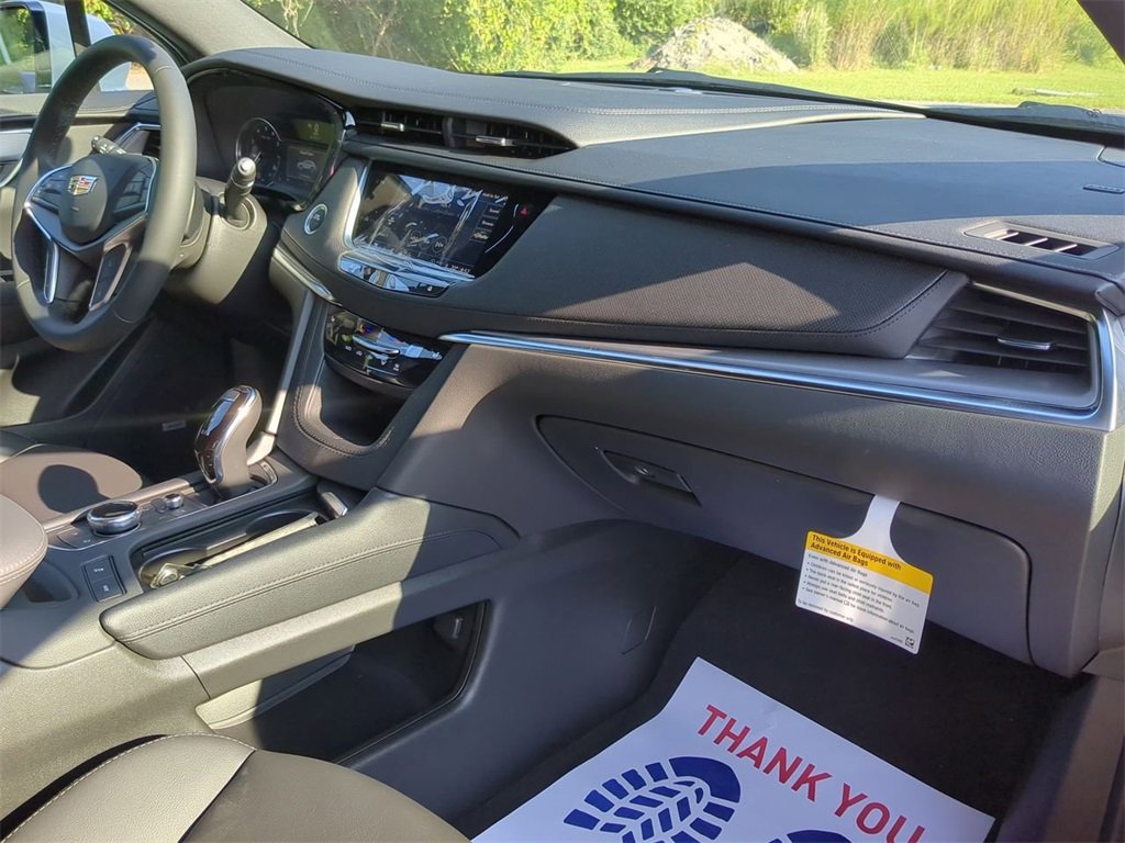 New 2025 Cadillac XT5 Luxury image 28