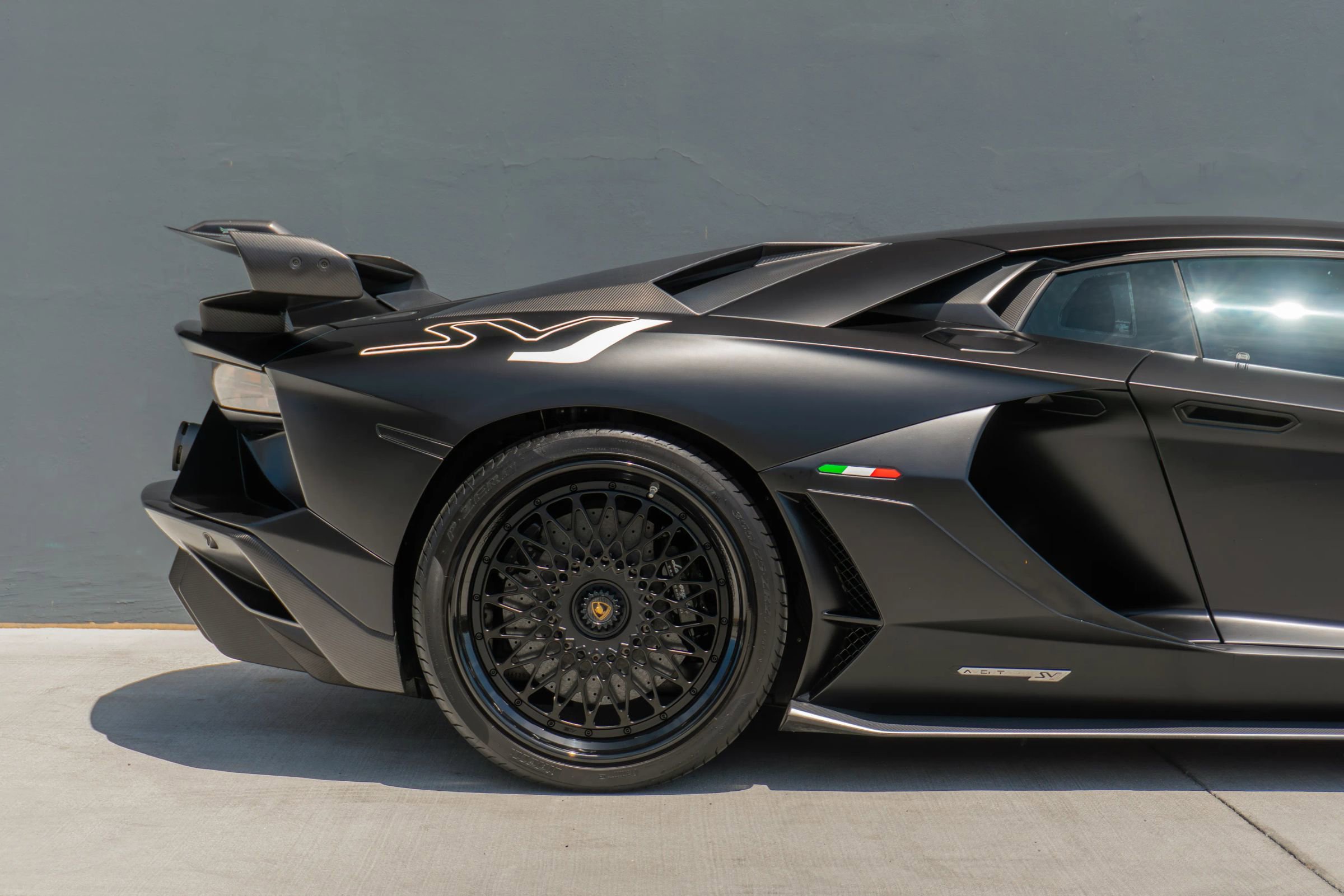 Used 2019 Lamborghini Aventador SVJ AWD/4WD image 39