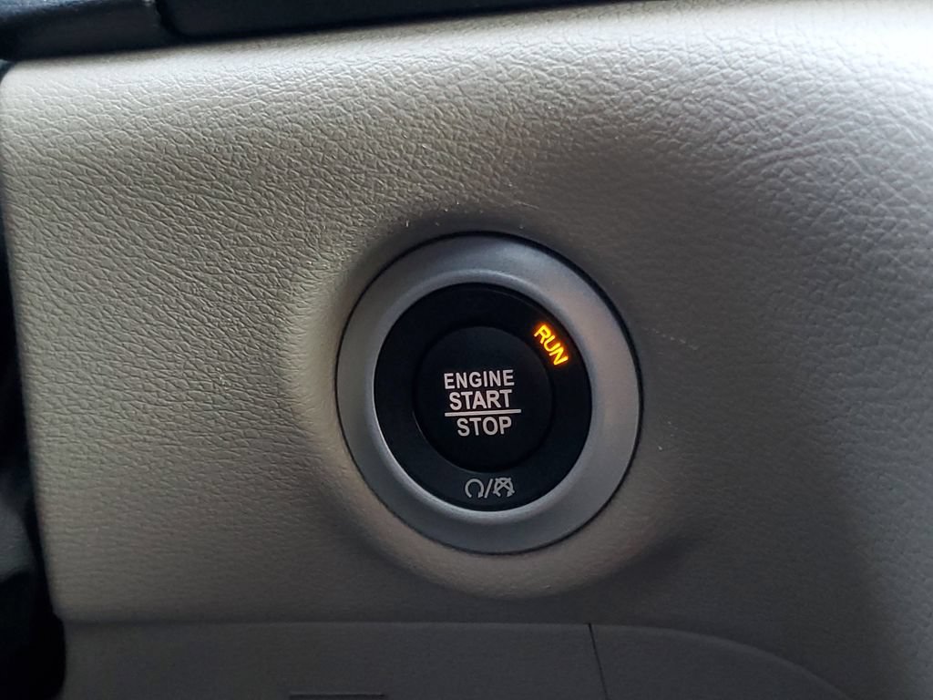 Used 2024 Chrysler Pacifica Touring-L FWD image 24