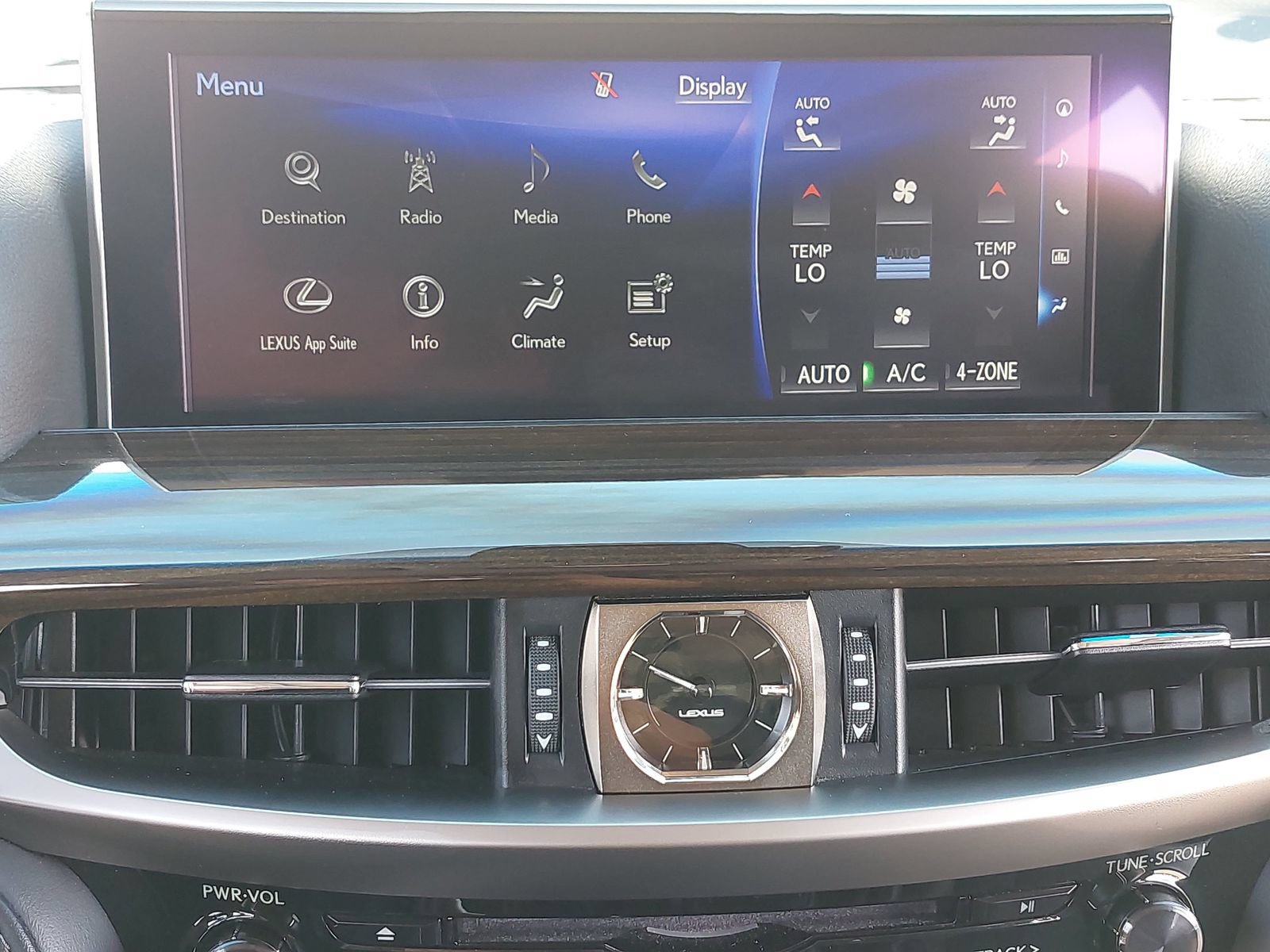 Used 2018 Lexus LX 570 4WD image 24