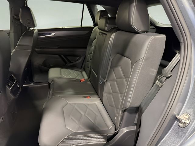 Used 2025 Volkswagen Atlas Cross Sport SE image 26