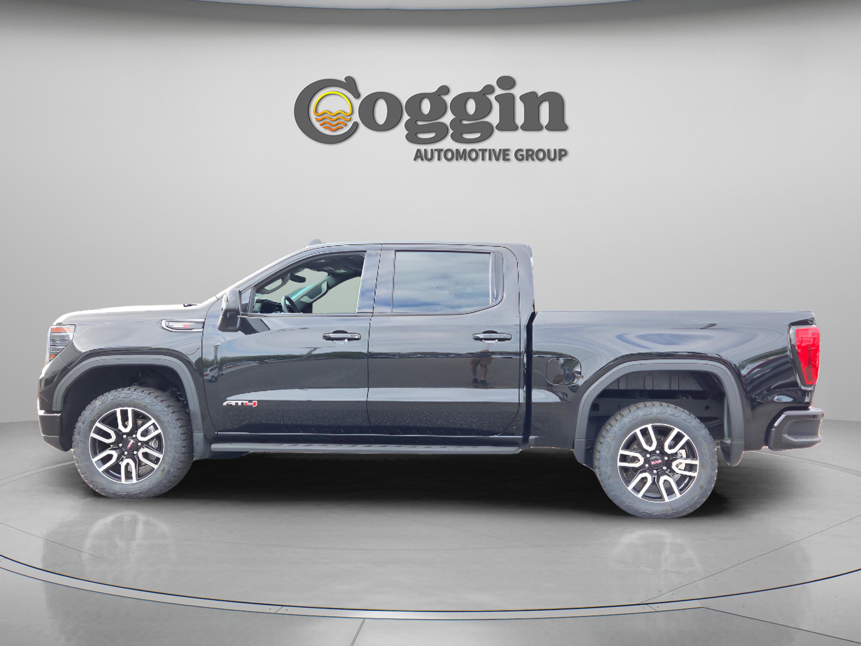 Certified 2024 GMC Sierra 1500 AT4 w/ Technology Package AWD/4WD image 2