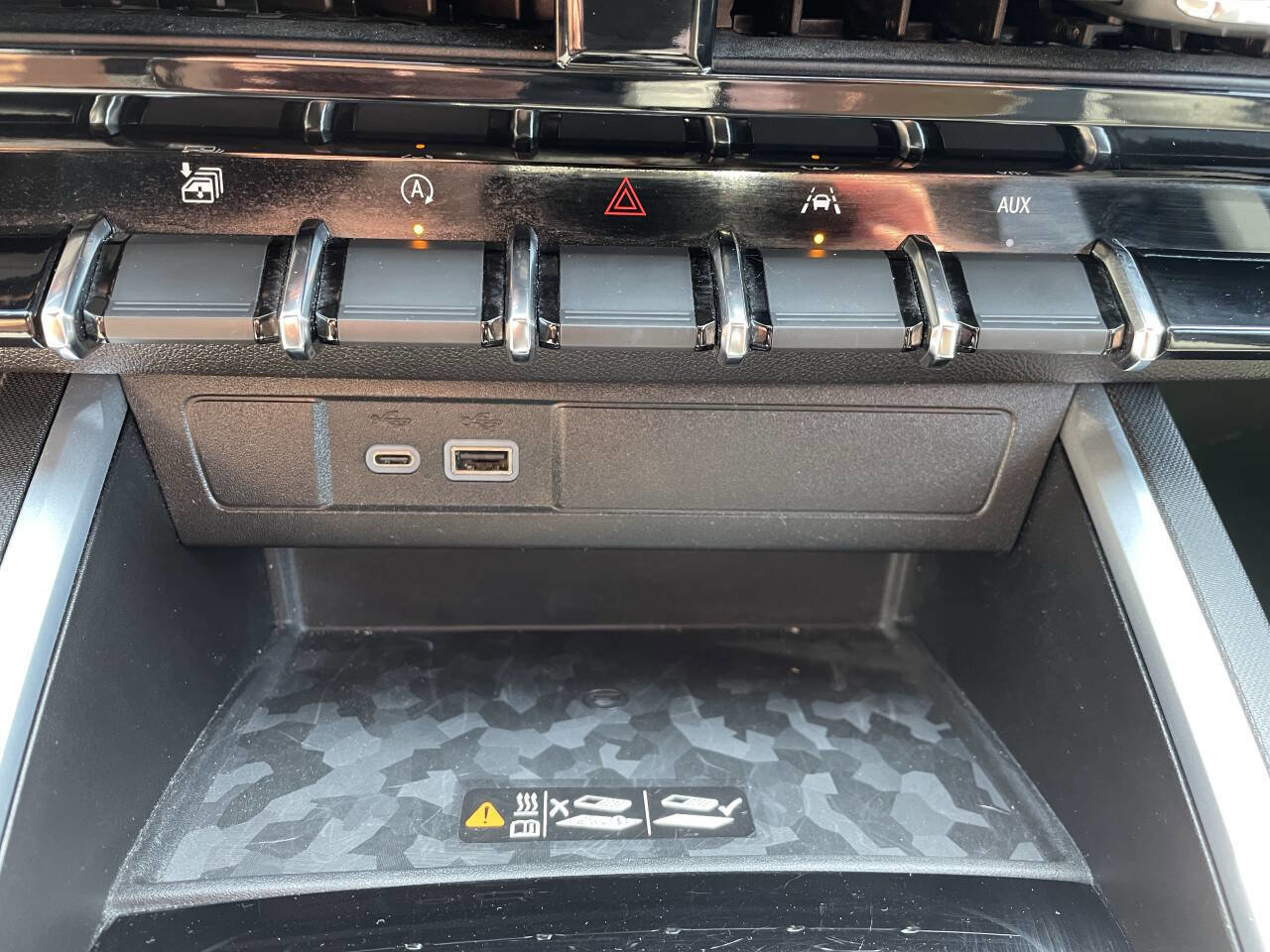 Used 2024 Chevrolet Colorado LT w/ LT Convenience Package III image 21