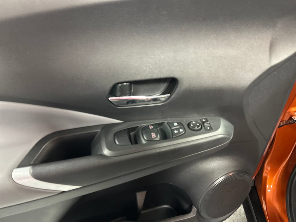 Used 2021 Nissan Kicks SR w/ SR Premium Package FWD image 12