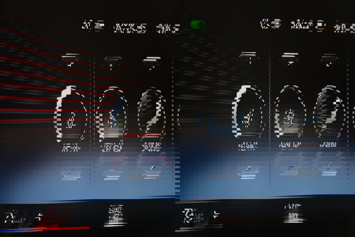 Used 2023 BMW 330e xDrive w/ Premium Package image 8