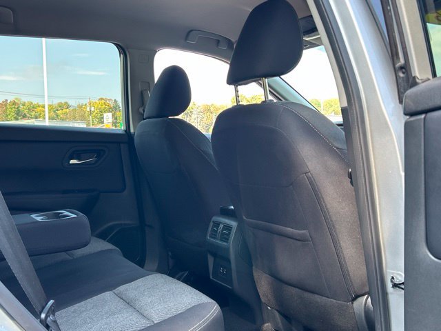 Used 2025 Nissan Rogue SV AWD/4WD image 37
