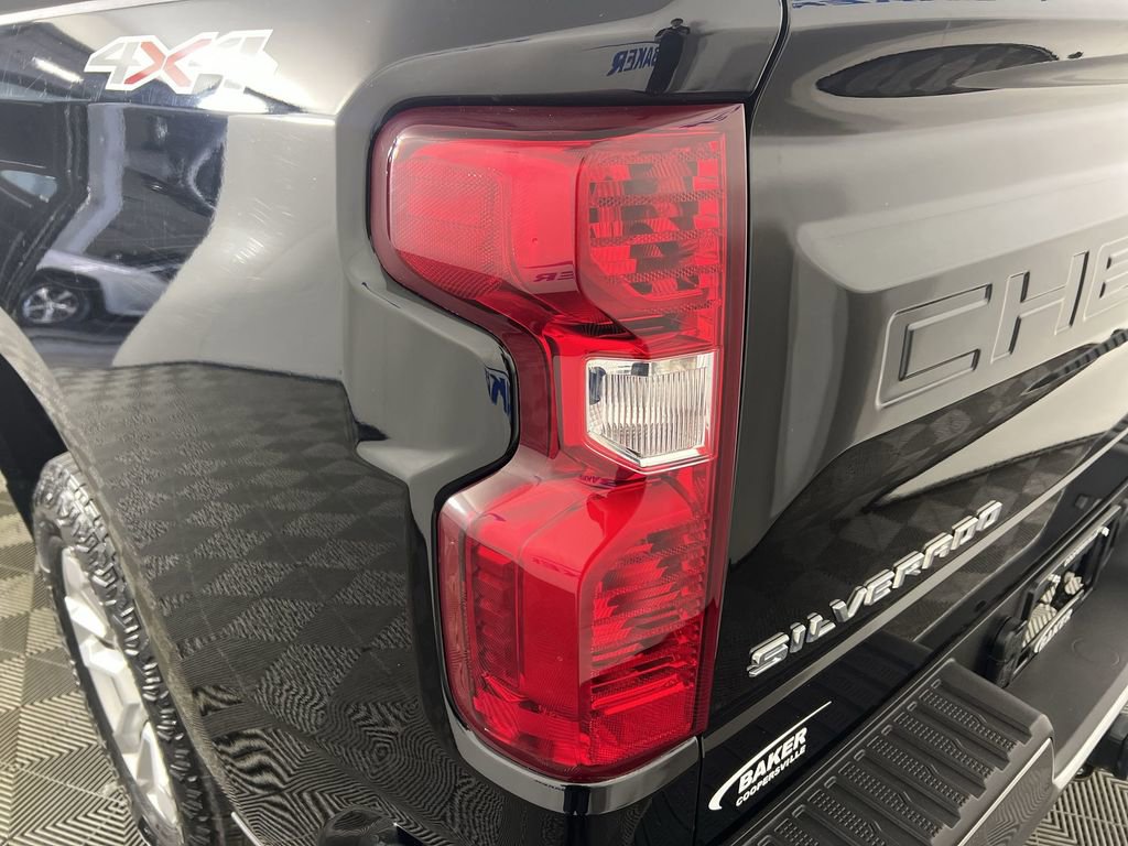 Certified 2022 Chevrolet Silverado 1500 LT AWD/4WD image 36