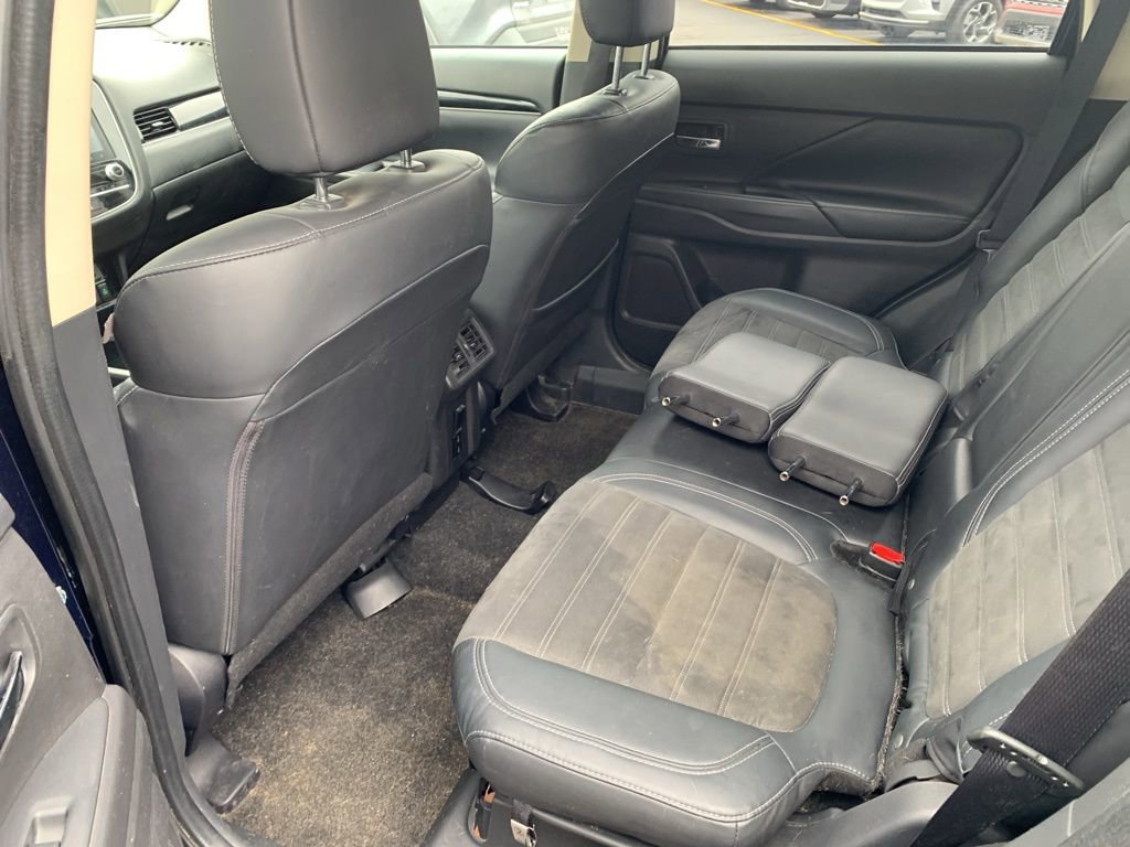 Used 2020 Mitsubishi Outlander SE image 9