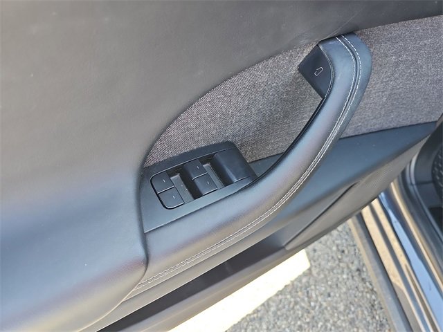 Used 2022 Tesla Model X image 22