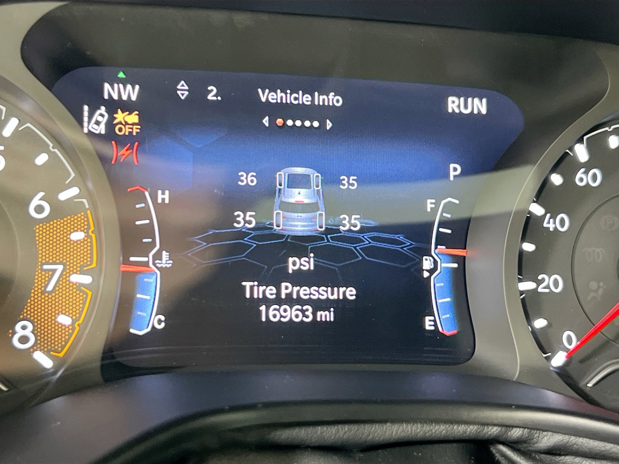 Used 2022 Jeep Compass Latitude AWD/4WD image 12