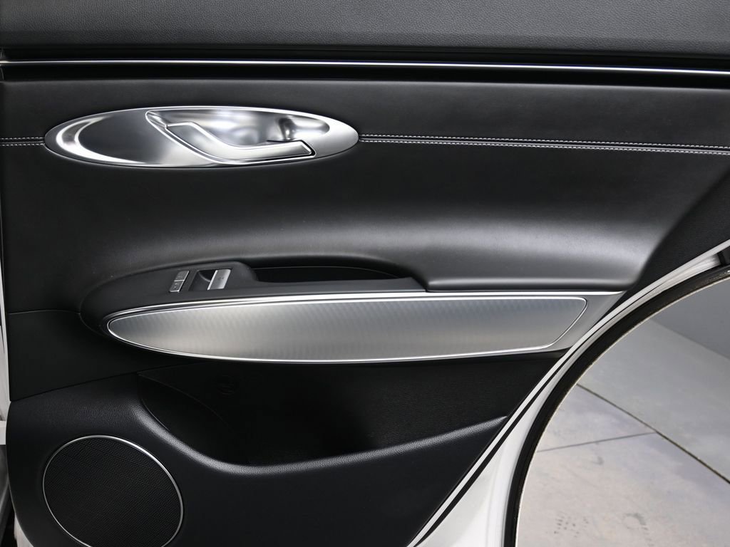 Used 2023 Genesis GV70 2.5T w/ Select Package image 14